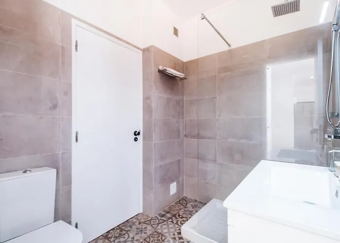 Bambu * Αλμπουφέιρα